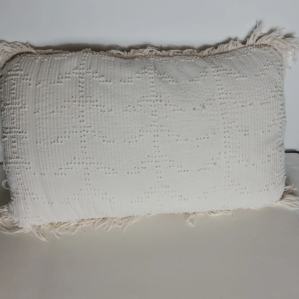 DKNY textured woven decorative pillow rectangle 21x12